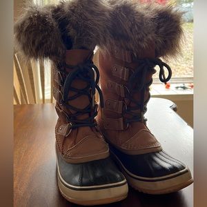 Sorel Joan of Arc boots
